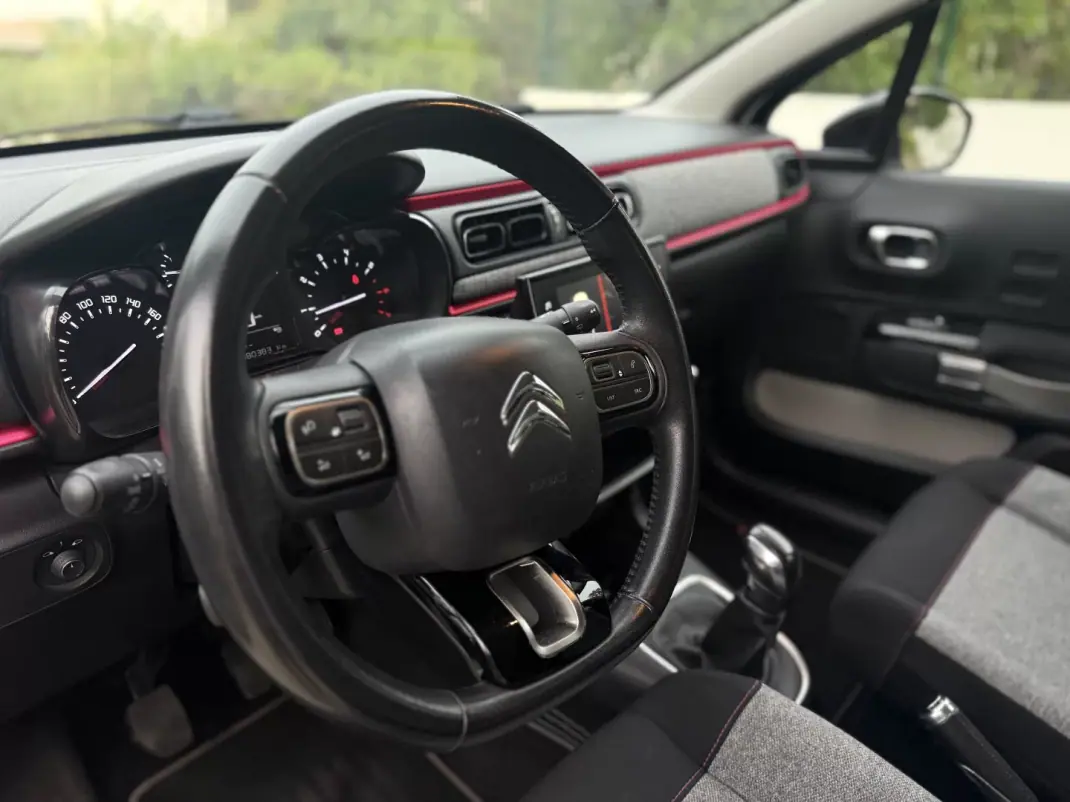 Citroën C3 2018 - 9999 EUR, 90000 km - AUTO.MOTO.pt - 90000km - foto 10 de 13