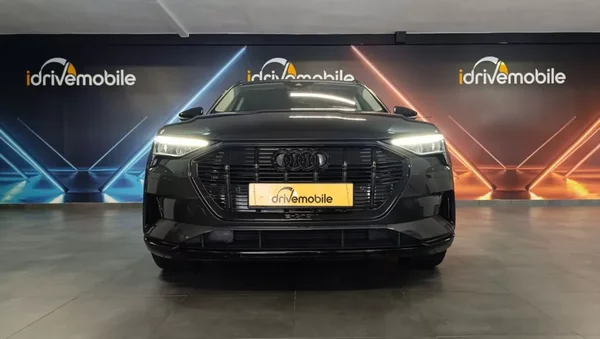 Audi e-tron 2019 - 42900 EUR, 78950 km - AUTO.MOTO.pt - 78950km - foto 13 de 58