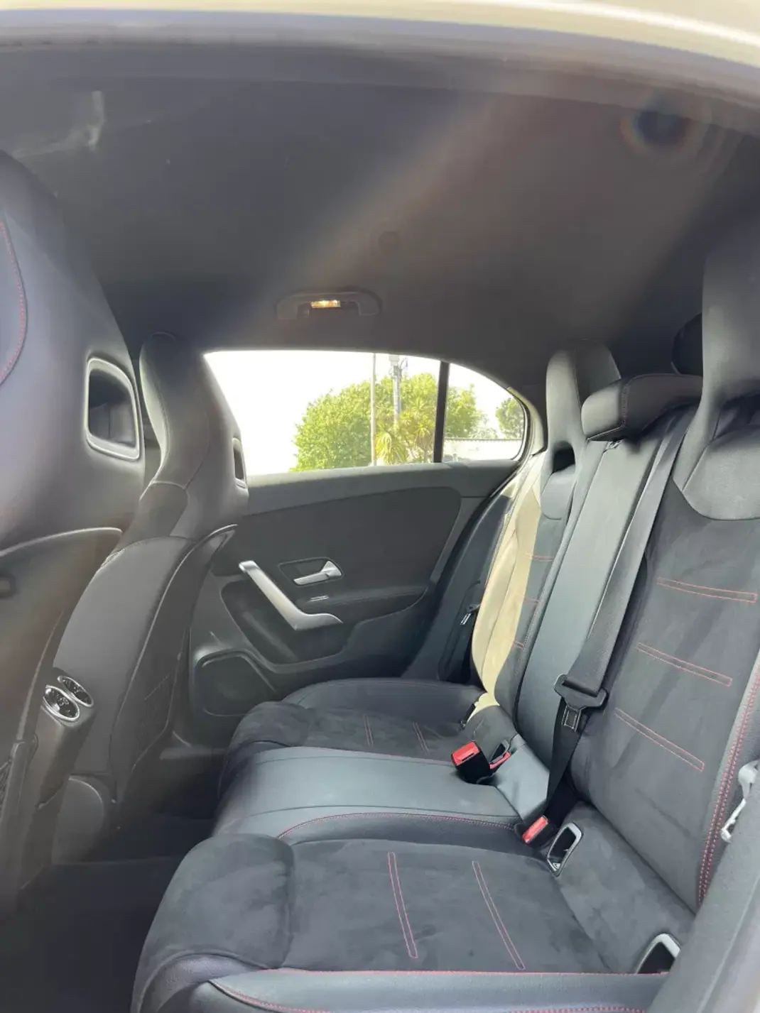 Mercedes-Benz A 200 2018 - 21900 EUR, 81850 km - 81850km - foto 12 de 14