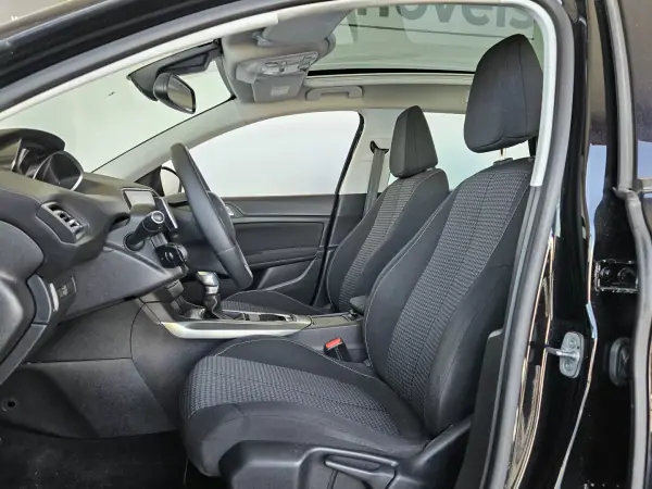 Peugeot 308 SW 2019 - 11750 EUR, 133000 km - AUTO.MOTO.pt - 133000km - foto 5 de 10