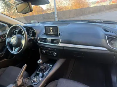 Mazda 3 2016 - 9800 EUR, 223000 km - AUTO.MOTO.pt - 223000km - foto 14 de 29