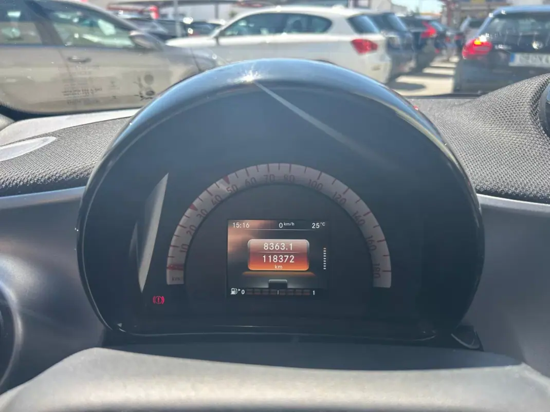 Smart ForFour 2018 - 10950 EUR, 118372 km - AUTO.MOTO.pt - 118372km - foto 10 de 21