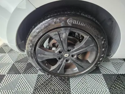 Renault Mégane Coupe 2011 - 7490 EUR, 258000 km - AUTO.MOTO.pt - 258000km - foto 19 de 20