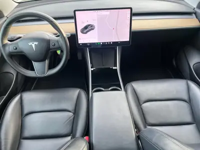 Tesla Model 3 2020 - 21900 EUR, 161211 km - AUTO.MOTO.pt - 161211km - foto 14 de 29