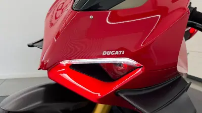 Ducati Panigale V4 S 2020 - 23990 EUR, 33324 km - AUTO.MOTO.pt - 33324km - foto 2 de 17
