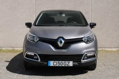 Renault Captur 2015 - 11850 EUR, 76500 km - AUTO.MOTO.pt - 76500km - foto 2 de 24
