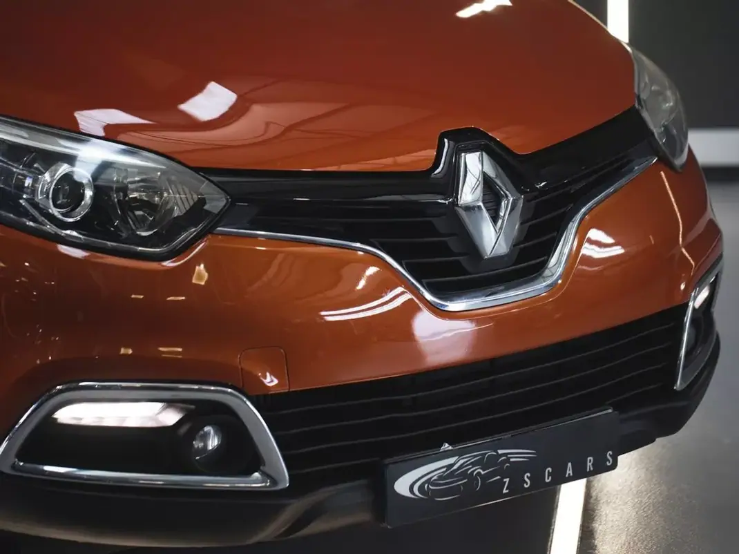 Renault Captur 2016 - 10990 EUR, 135642 km - AUTO.MOTO.pt - 135642km - foto 10 de 19