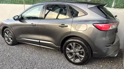 Ford Kuga 2022 - 14300 EUR, 119000 km - 119000km - foto 4 de 12