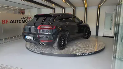 Porsche Macan 2014 - 33900 EUR, 211992 km - AUTO.MOTO.pt - 211992km - foto 17 de 58