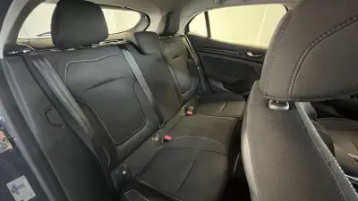 Renault Mégane 2016 - 12990 EUR, 130000 km - AUTO.MOTO.pt - 130000km - foto 8 de 37