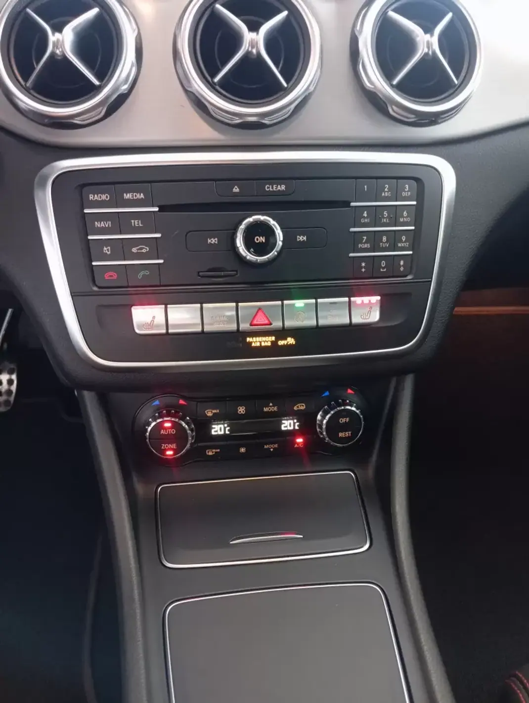 Mercedes-Benz GLA 220 2018 - 27500 EUR, 105000 km - AUTO.MOTO.pt - 105000km - foto 37 de 39