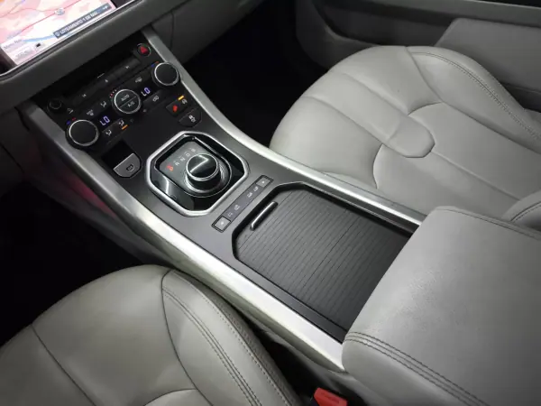 Land Rover Range Rover Evoque 2014 - 20950 EUR, 89503 km - AUTO.MOTO.pt - 89503km - foto 37 de 42