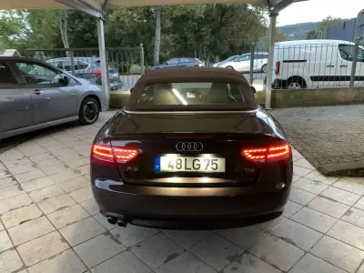 Audi A5 Cabrio 2011 - 16750 EUR, 270761 km - AUTO.MOTO.pt - 270761km - foto 4 de 28