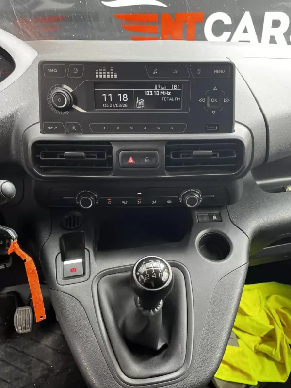 Peugeot 2020 - 11900 EUR, 158578 km - AUTO.MOTO.pt - 158578km - foto 6 de 10