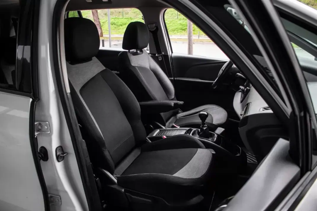 Citroën Grand C4 Spacetourer 2018 - 9900 EUR, 367153 km - AUTO.MOTO.pt - 367153km - foto 22 de 37