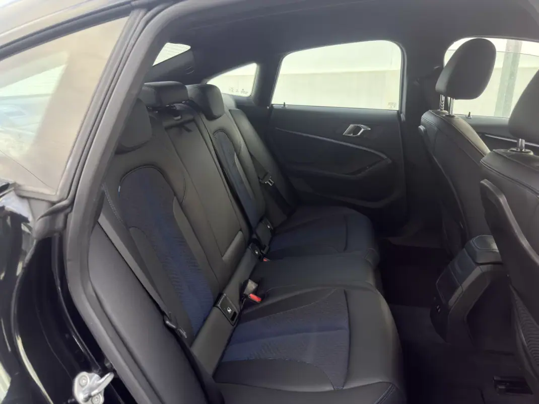 BMW 218 Gran Coupé 2021 - 25500 EUR, 121584 km - AUTO.MOTO.pt - 121584km - foto 11 de 23
