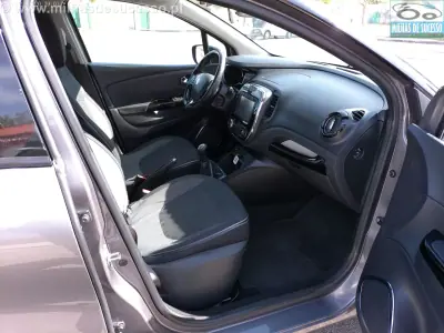 Renault Captur 2017 - 12750 EUR, 144000 km - foto 5 de 19