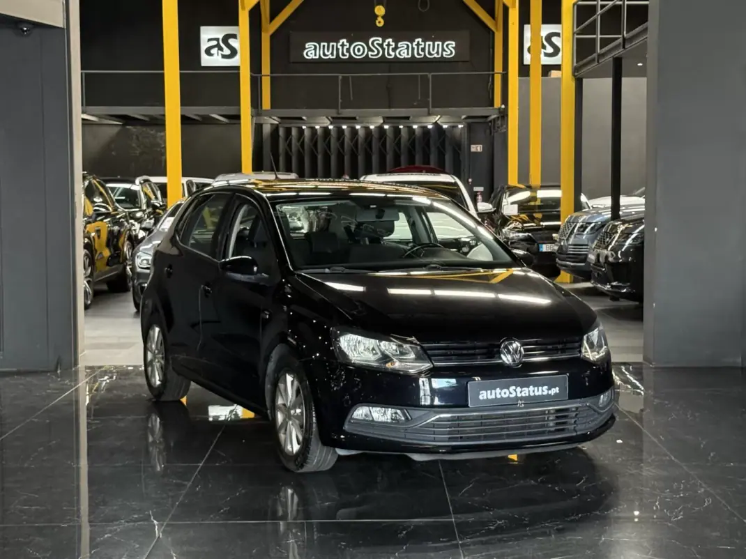 Volkswagen Polo 2016 - 10990 EUR, 106798 km - AUTO.MOTO.pt - 106798km - foto 1 de 25