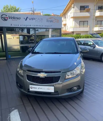 Chevrolet Cruze 2011 - 7300 EUR, 183000 km - AUTO.MOTO.pt - 183000km - foto 9 de 19