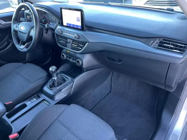Ford Focus 2020 - 17750 EUR, 84000 km - AUTO.MOTO.pt - 84000km - foto 10 de 11