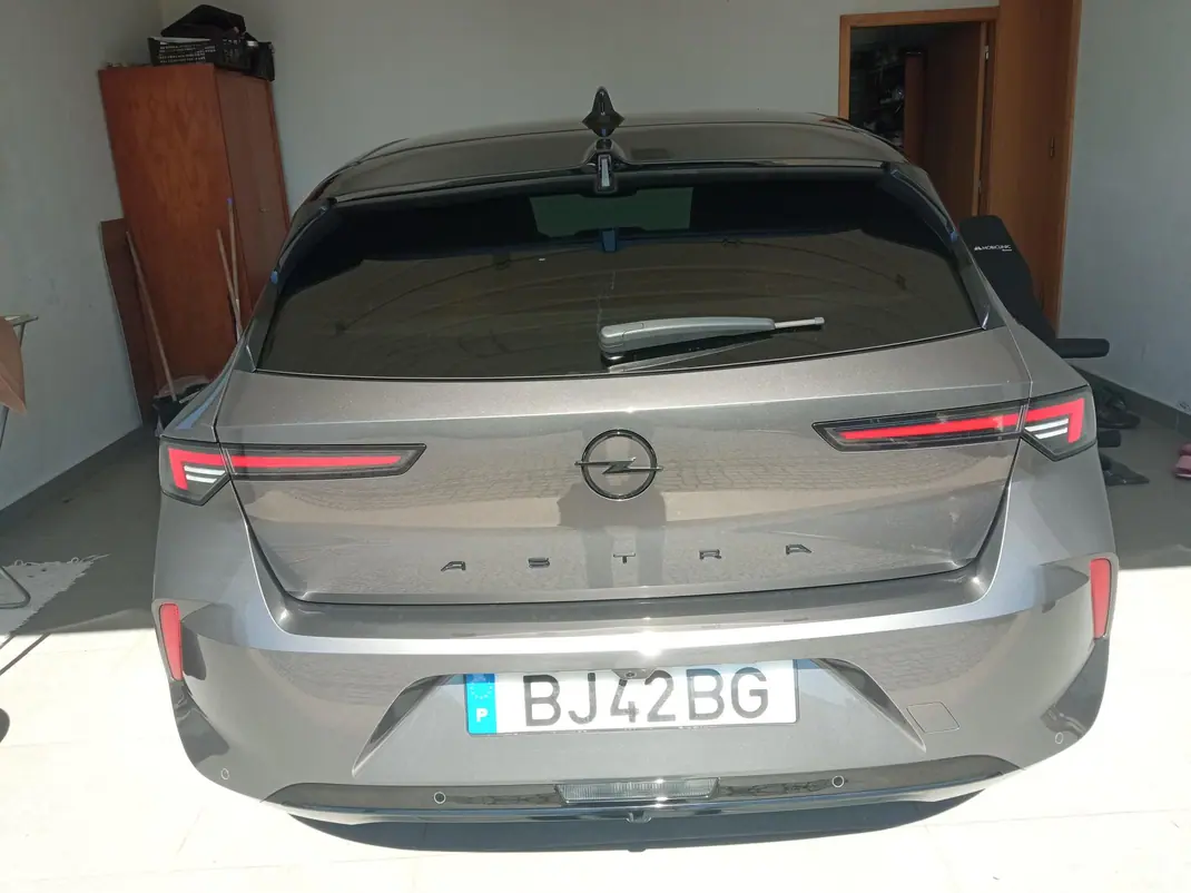 Opel Astra 2024 - 21000 EUR, 15000 km - AUTO.MOTO.pt - 15000km - foto 1 de 9