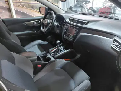 Nissan Qashqai 2018 - 18900 EUR, 99000 km - AUTO.MOTO.pt - 99000km - foto 14 de 16
