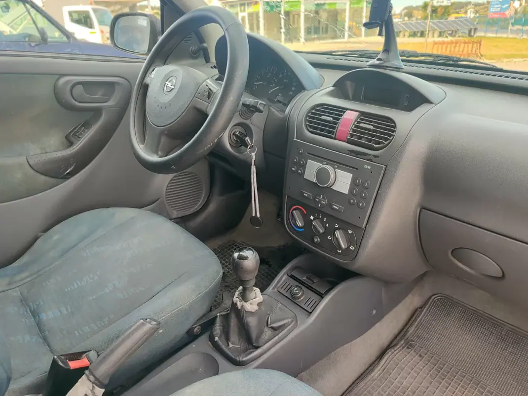 Opel Corsa 2006 - 2900 EUR, 277000 km - 277000km - foto 13 de 17