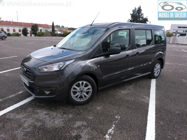 Ford Tourneo Connect 2020 - 19980 EUR, 108000 km - AUTO.MOTO.pt - 108000km - foto 2 de 31
