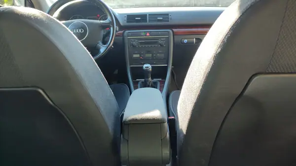 Audi A4 2005 — foto 3 de 10