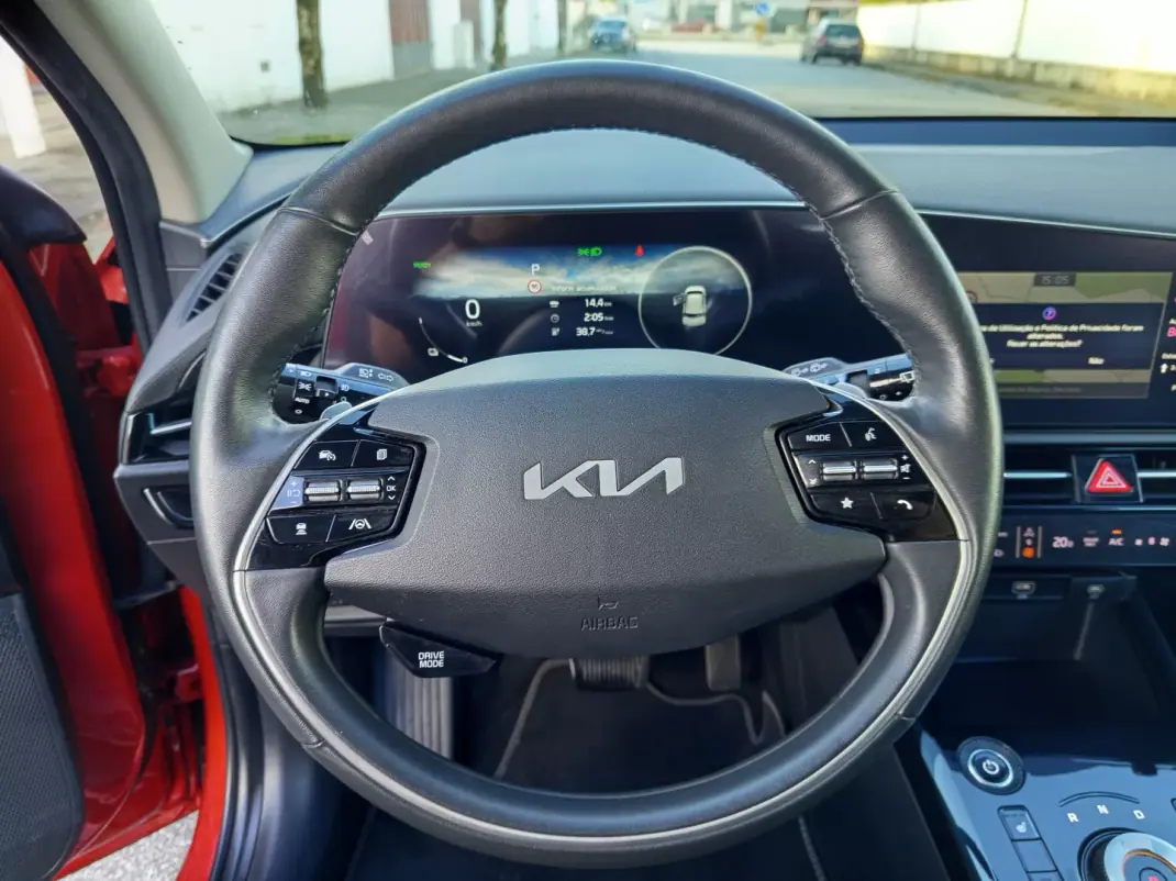 Kia e-Niro 2022 - 24990 EUR, 69900 km - AUTO.MOTO.pt - 69900km - foto 16 de 20