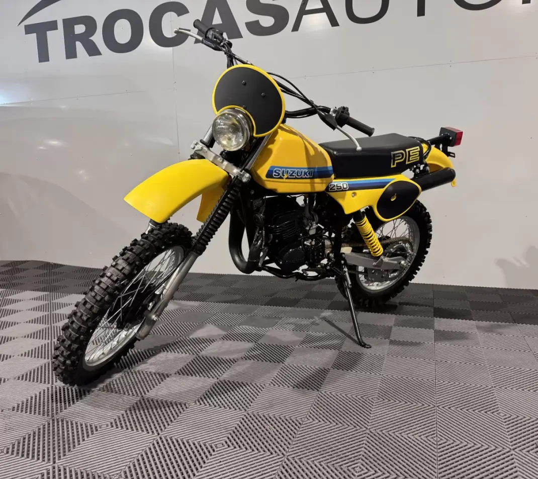 Suzuki Burgman 650 ABS Executive 1994 - 6750 EUR, 1500 km - 1500km - foto 2 de 17