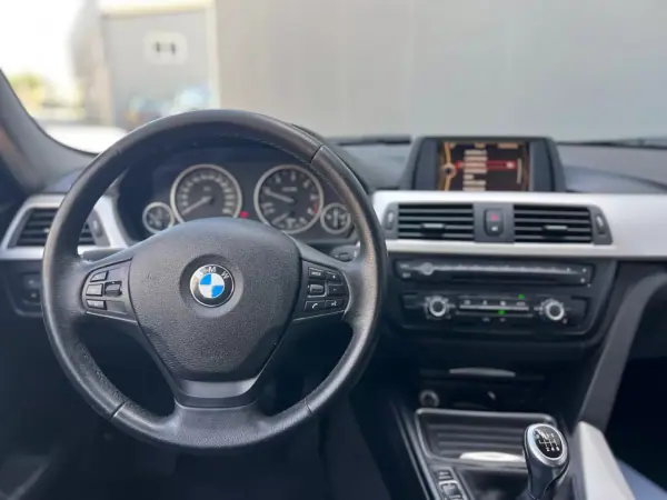 BMW 320 2013 - 13000 EUR, 198273 km - AUTO.MOTO.pt - 198273km - foto 9 de 13