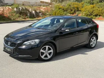 Volvo V40 2014 - 10500 EUR, 169600 km - AUTO.MOTO.pt - 169600km - foto 11 de 32