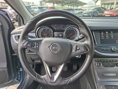 Opel Astra 2017 - 13000 EUR, 99950 km - AUTO.MOTO.pt - 99950km - foto 18 de 29
