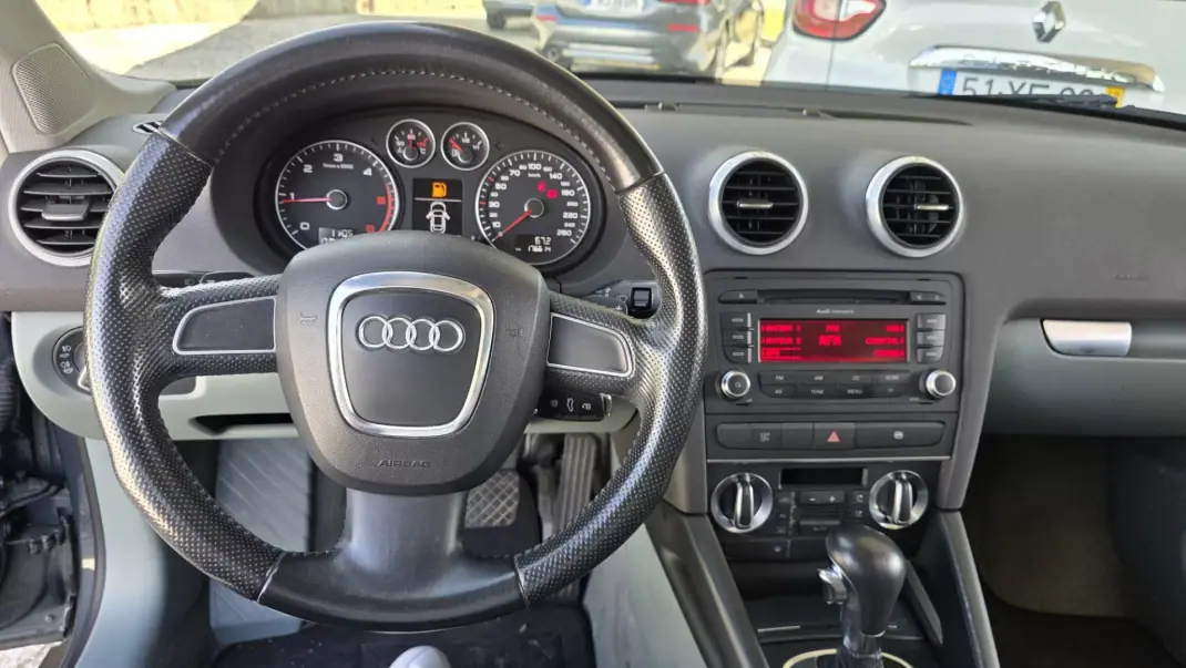 Audi A3 Sportback 2009 - 12990 EUR, 176000 km - AUTO.MOTO.pt - 176000km - foto 9 de 25