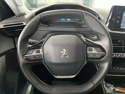 Peugeot e-2008 2022 - 21600 EUR, 30171 km - AUTO.MOTO.pt - 30171km - foto 8 de 24