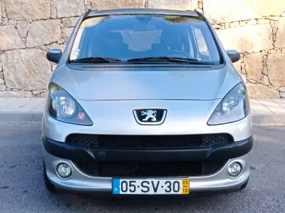 Peugeot 1007 2005 - 5990 EUR, 189500 km - AUTO.MOTO.pt - 189500km - foto 4 de 12
