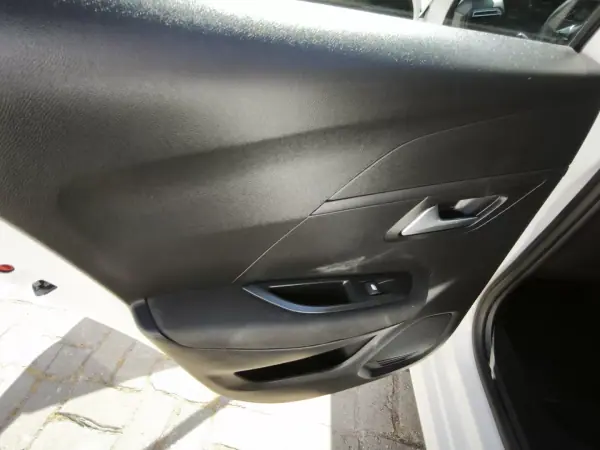 Peugeot 208 2022 - 13900 EUR, 66550 km - AUTO.MOTO.pt - 66550km - foto 12 de 14