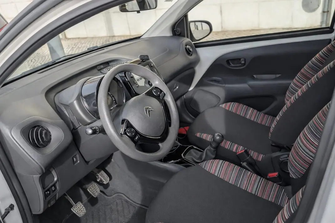 Citroën C1 2021 - 11000 EUR, 53000 km - AUTO.MOTO.pt - 53000km - foto 5 de 6