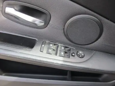 BMW 520 2009 - 9900 EUR, 204000 km - AUTO.MOTO.pt - 204000km - foto 14 de 14