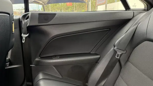 Mercedes-Benz E 250 2010 - 17000 EUR, 0 km - AUTO.MOTO.pt - foto 47 de 56