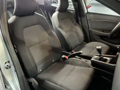 Renault Clio 2021 - 12990 EUR, 80000 km - AUTO.MOTO.pt - 80000km - foto 6 de 20