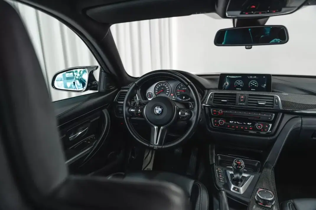 BMW M4 2016 - 59950 EUR, 97204 km - 97204km - foto 48 de 55