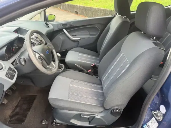 Ford Fiesta 2009 - 4950 EUR, 171000 km - AUTO.MOTO.pt - 171000km - foto 8 de 24