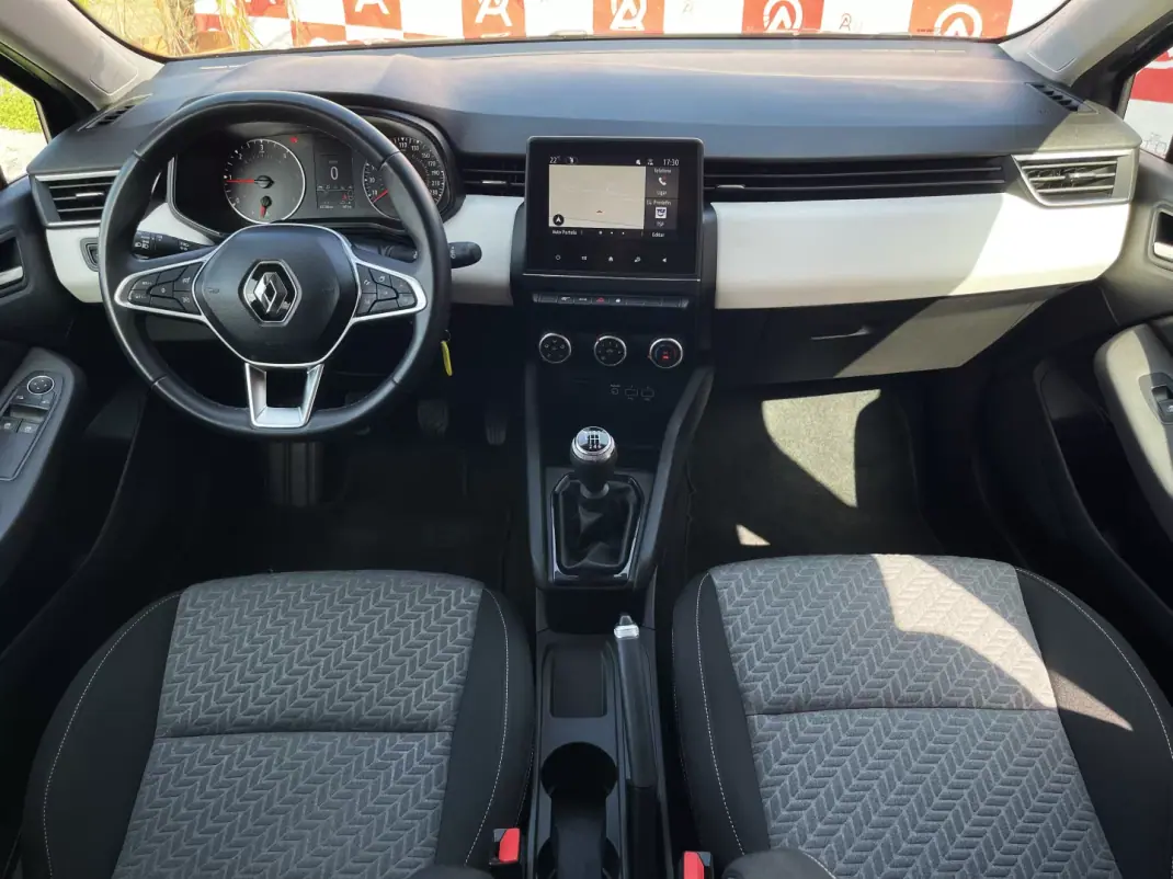 Renault Clio 2022 - 16990 EUR, 63150 km - 63150km - foto 8 de 21