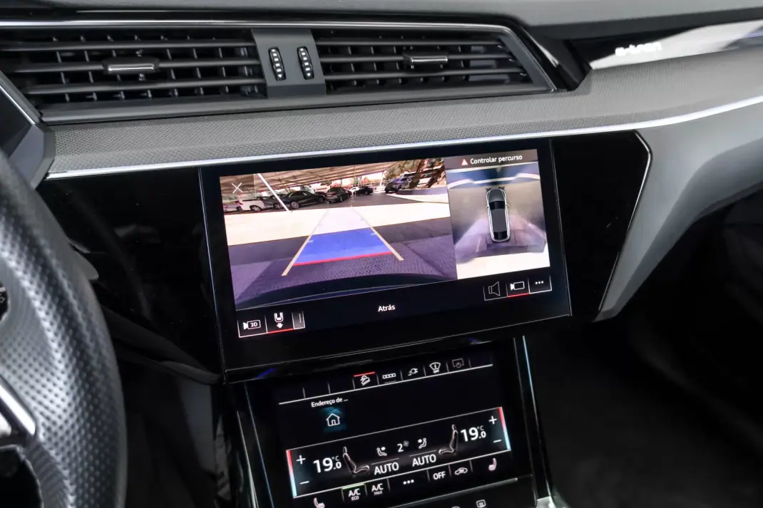 Audi e-tron Sportback 2022 - 47500 EUR, 62757 km - AUTO.MOTO.pt - 62757km - foto 13 de 19