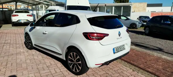 Renault Clio 2020 - 13750 EUR, 126000 km - AUTO.MOTO.pt - 126000km - foto 4 de 12