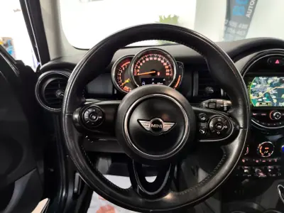 MINI 5 Portas 2017 - 15490 EUR, 76000 km - AUTO.MOTO.pt - 76000km - foto 18 de 27