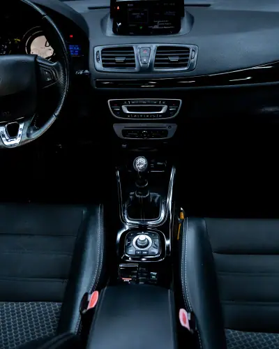 Renault Mégane 2014 - 9500 EUR, 220000 km - AUTO.MOTO.pt - 220000km - foto 26 de 28