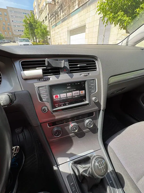 Volkswagen Golf 2015 - 12500 EUR, 177441 km - AUTO.MOTO.pt - 177441km - foto 12 de 13